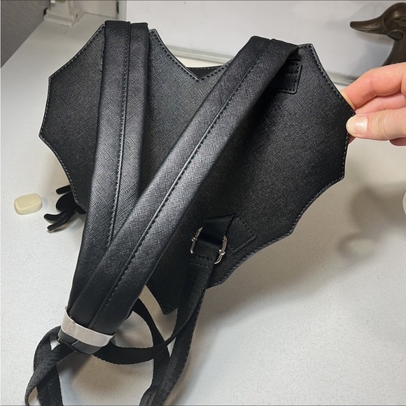 RARE Heart Shaped Spiderweb Backpack Bag - Picture 11 of 16